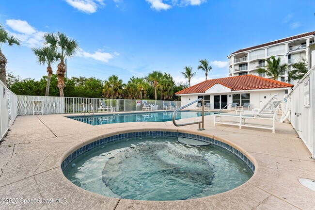 Building Photo - 821 Del Rio Way