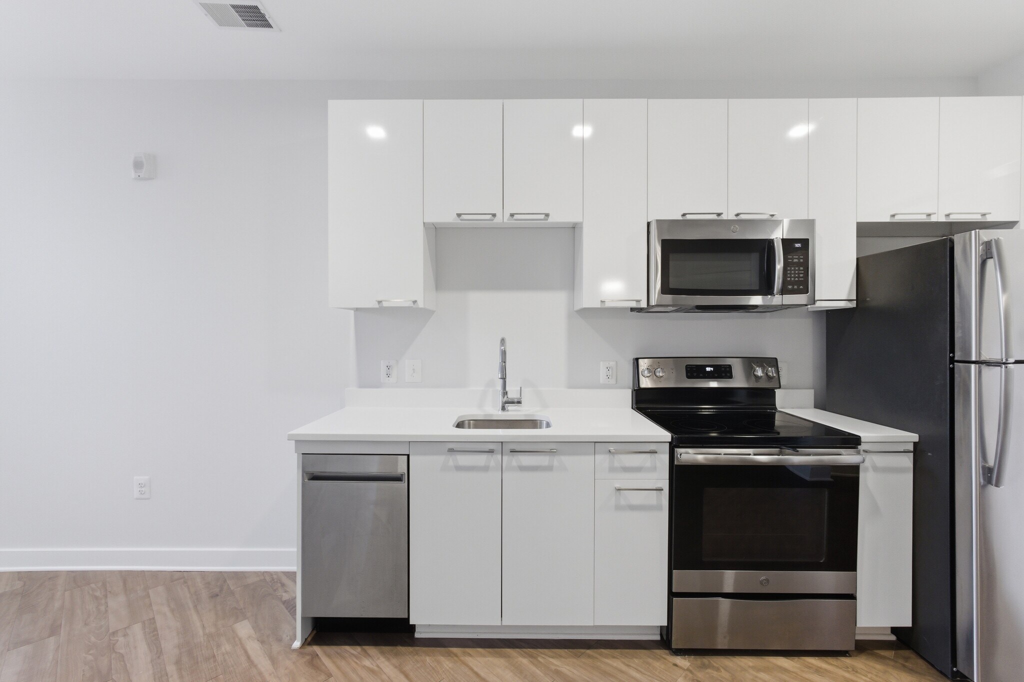 Building Photo - 989 S Buchanan St