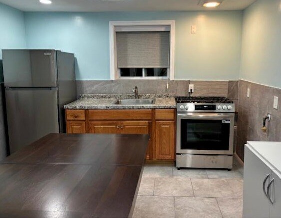 Building Photo - 41 Cedar St