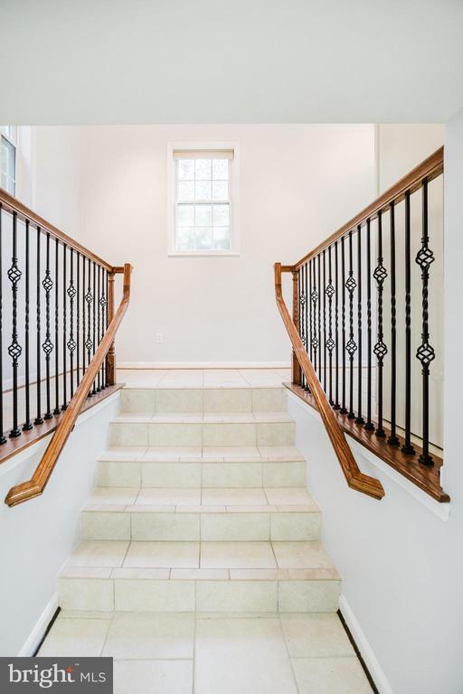 Building Photo - 2177 Chain Bridge Rd