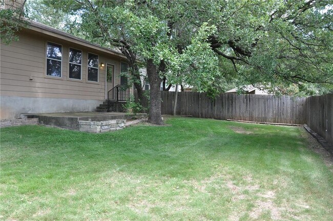Building Photo - 507 Las Colinas Dr