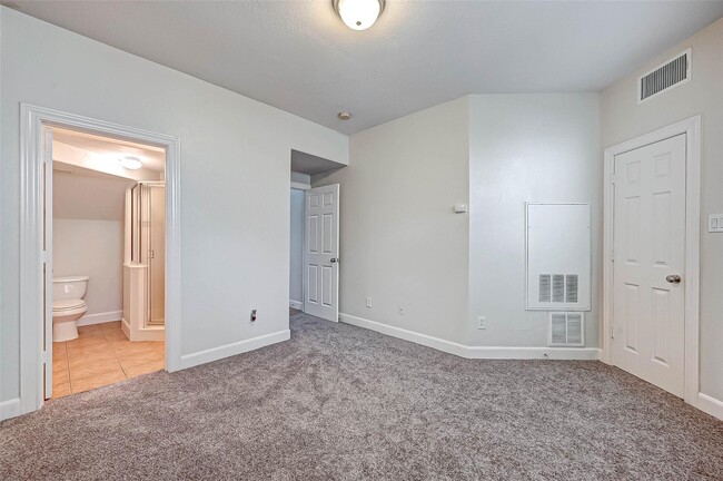Building Photo - 4316 Rose St