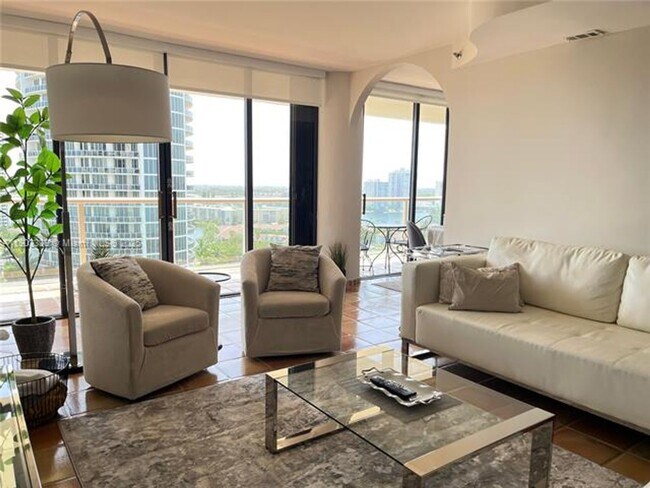 Building Photo - 4000 Island Blvd