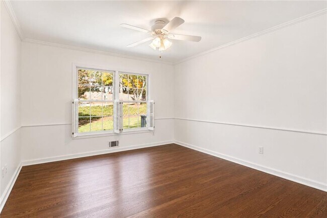 Building Photo - 787 Loridans Dr NE