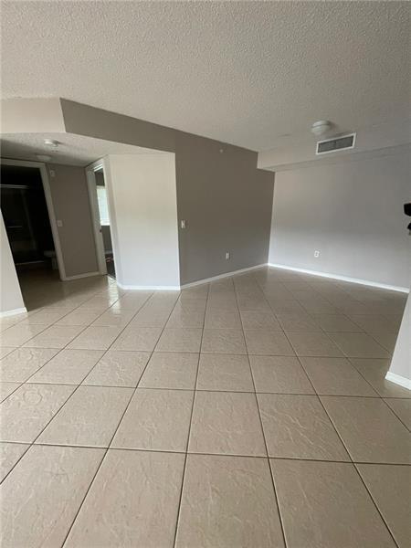 Building Photo - 5025 Wiles Rd