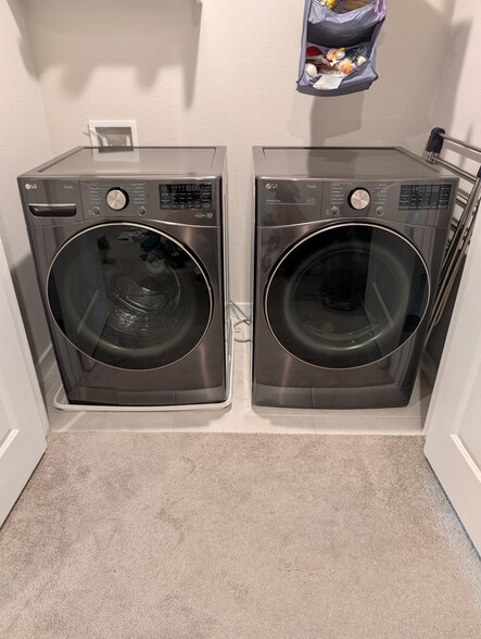 Building Photo - 2316 Calvert Dr