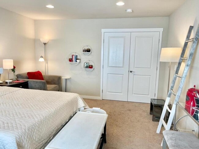 Building Photo - 15206 82nd Ave E