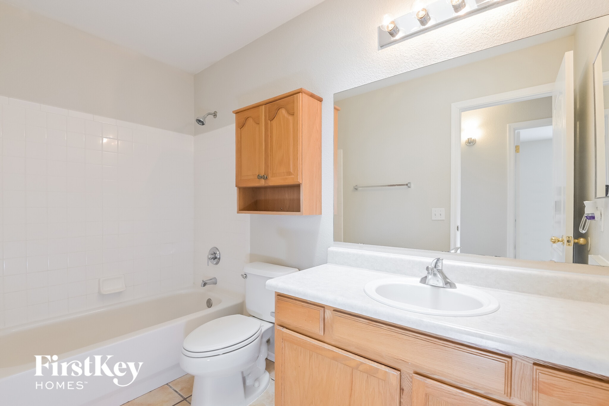 Building Photo - 3054 S Vaughn Dr