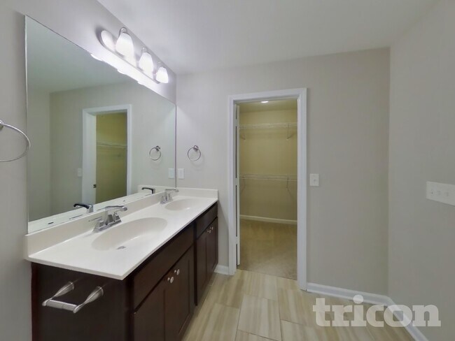 Building Photo - 311 Woodfern Ct