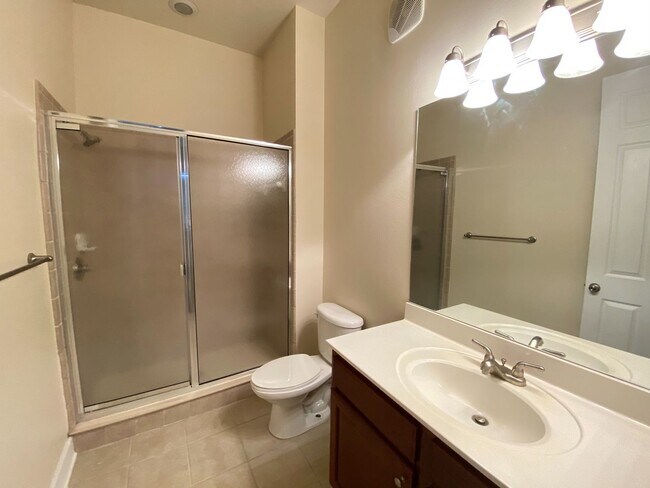 Building Photo - Spacious 3/3.5 Condo with Garage in Fleming Island