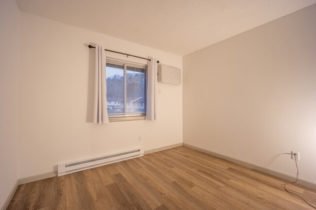 Building Photo - 404 Chelsea Cove S