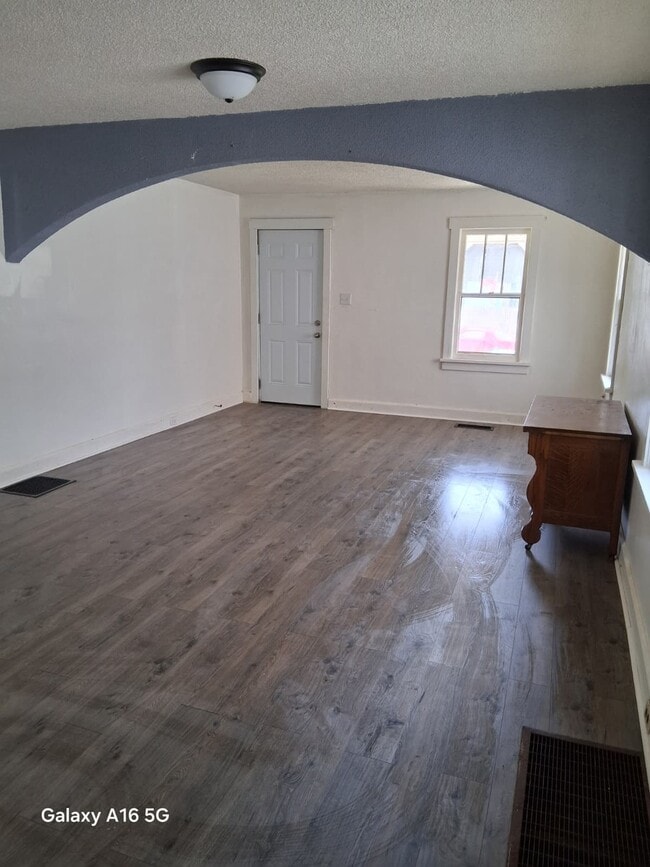 Building Photo - 2307 S Jefferson St