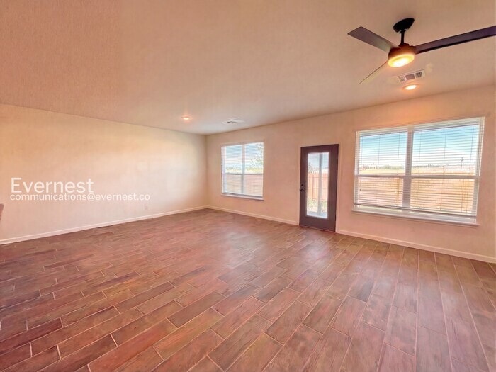 Building Photo - 705 Freedom Cir