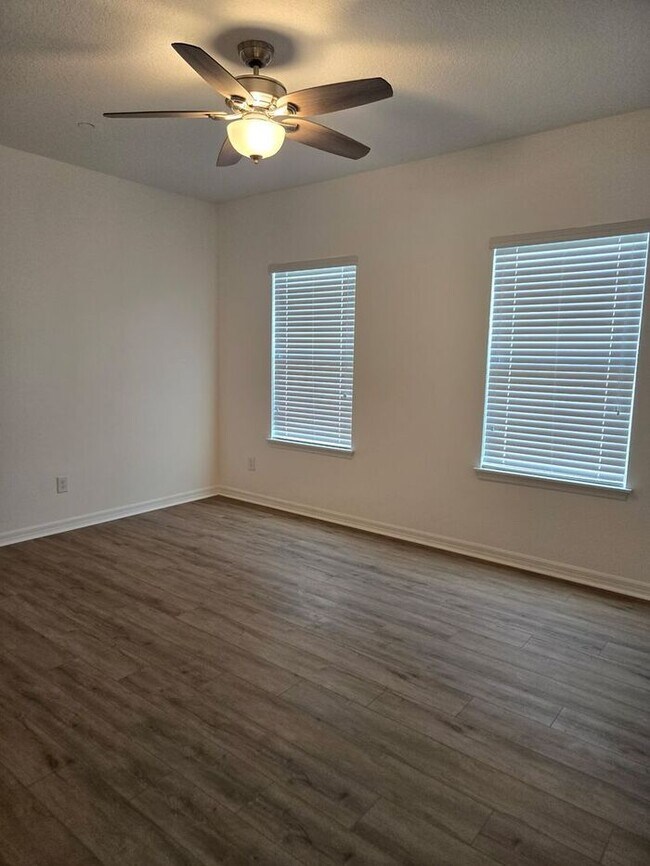Building Photo - Stunning Three-Story Townhome, Located in the Heart of Altamonte Springs!