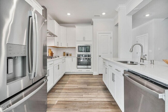 Building Photo - 1809 Delaney Hills Ln