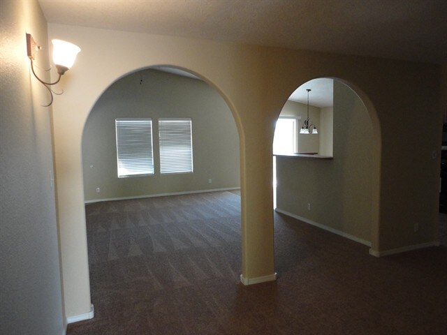 Building Photo - 5068 Westfield Dr NE