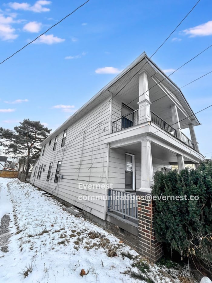 Building Photo - 5806 Bonna Ave