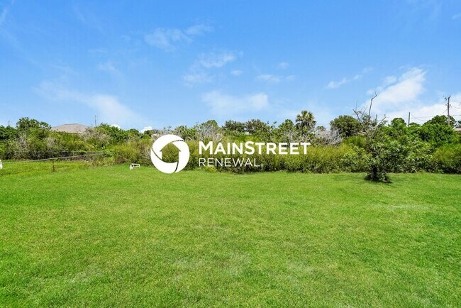 Building Photo - 3 Bedroom Pet-Friendly Home in Lehigh Acres, FL with Main Street Renewal