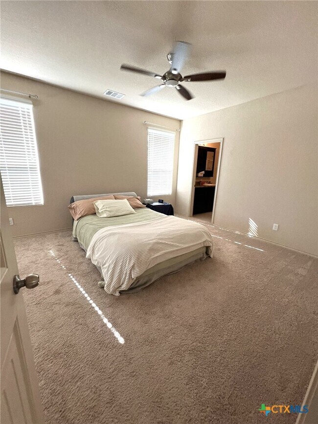 Building Photo - 1057 Clarkston Dr