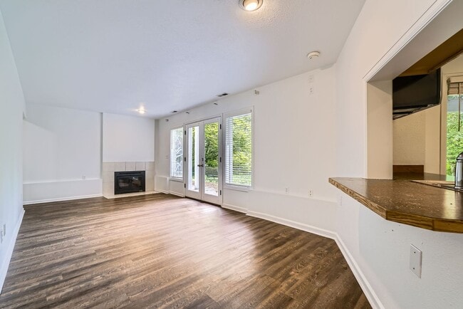 Building Photo - Available NOW! Waterfront >> Newly Remodel...
