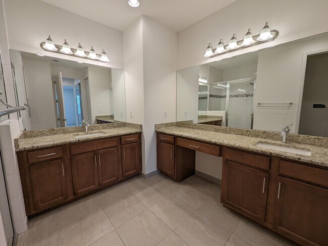 Building Photo - 13541 SW Oceanus Blvd