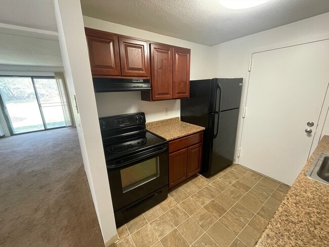 Building Photo - 17 Village Rock Ln