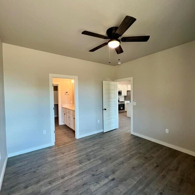 Building Photo - 818 Mill Run