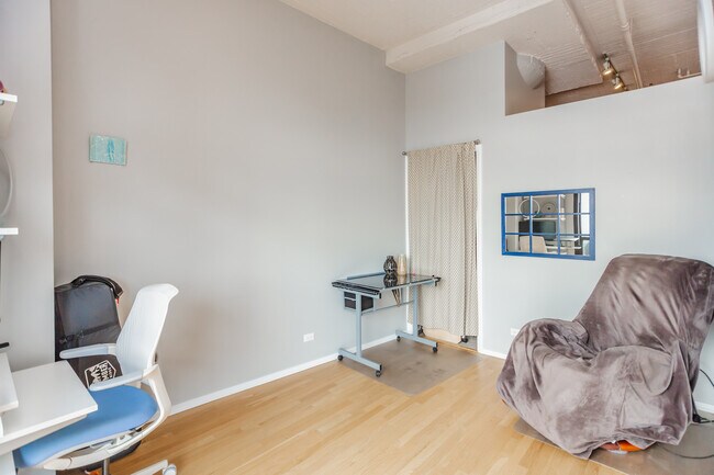 Building Photo - 1530 S State St