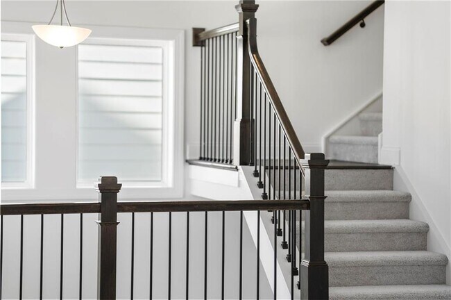 Building Photo - 1042 Winding Br Dr