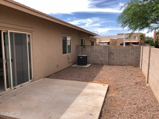 Building Photo - 2218 Las Brisas Way