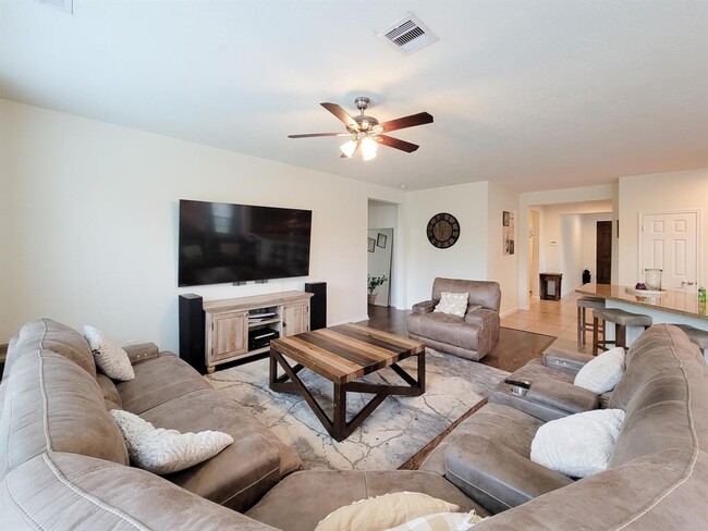 Building Photo - 5046 Longlane Dr