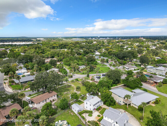 Building Photo - 2819 Indian River Dr