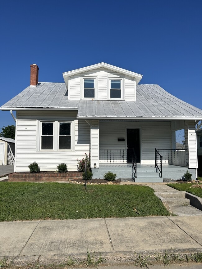Building Photo - 143 S Purcell Ave