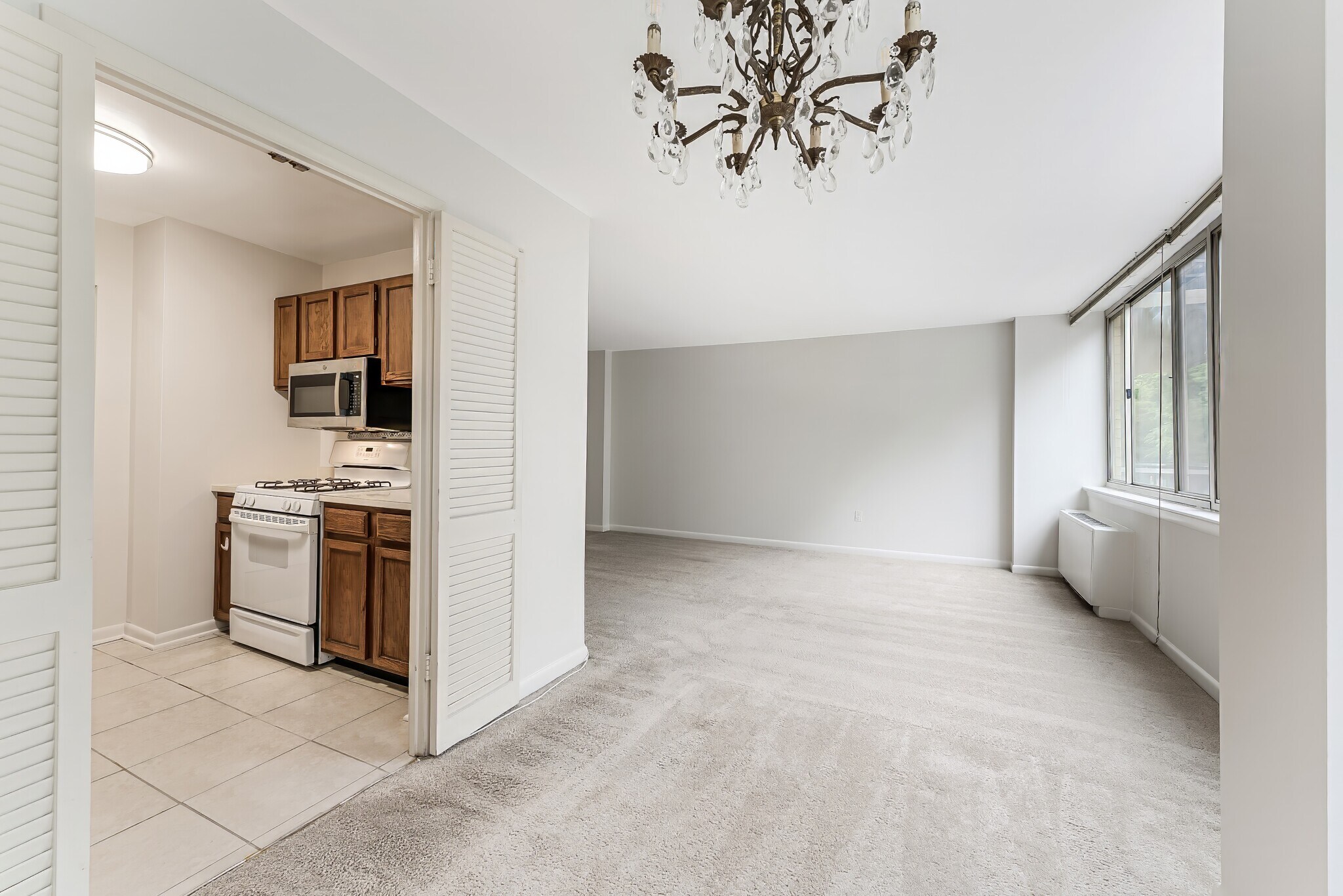 Dining Room off the Kitchen - 5565 Columbia Pike