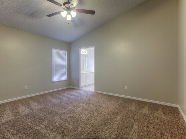 Building Photo - 3844 Becontree Pl