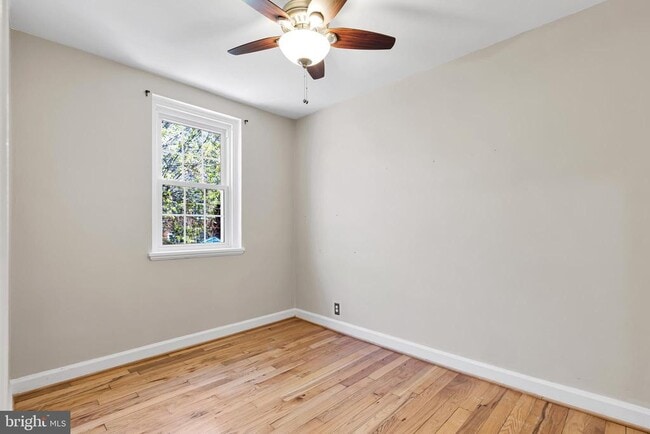 Building Photo - 3011 S Buchanan St