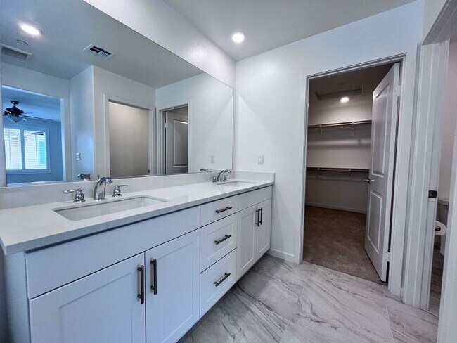 Building Photo - ***NEW BUILD IN LOMA LINDA***