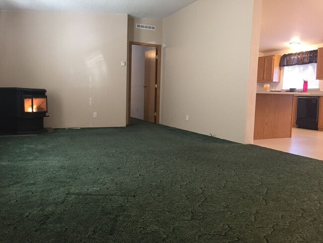 Building Photo - 3-Bed, 2-Bath Single-Family Home in Driggs