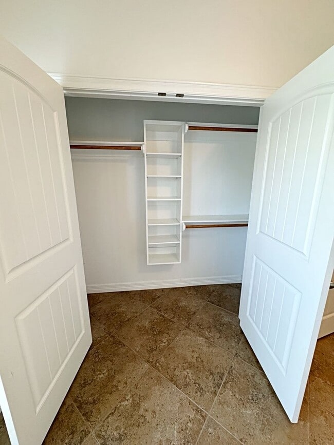 Building Photo - 815 Amber Kay Ln