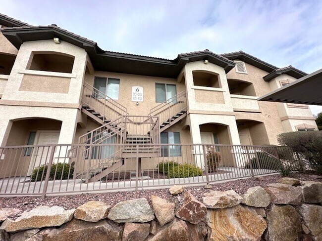 Building Photo - BEAUTIFUL GATED SOUTHWEST CONDO. 3 BEDS AND 2 BATHS. GROUND FLOOR.
