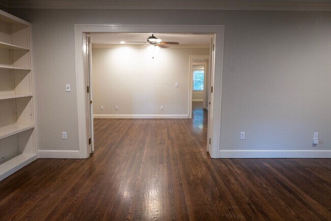 Building Photo - 49SW1105