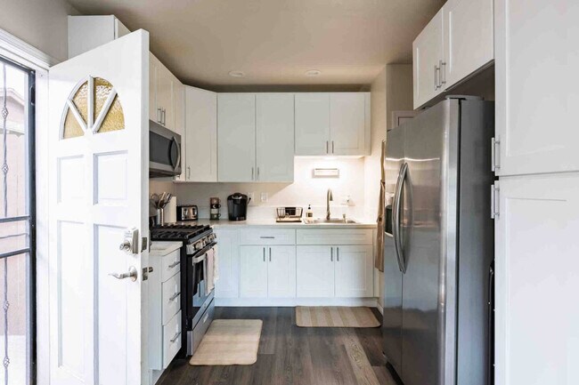 Building Photo - 910 S Lincoln Ave