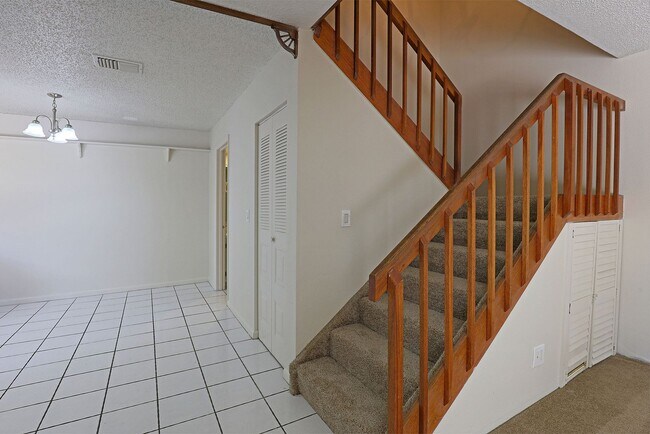 Building Photo - 1556 Park Meadows Dr