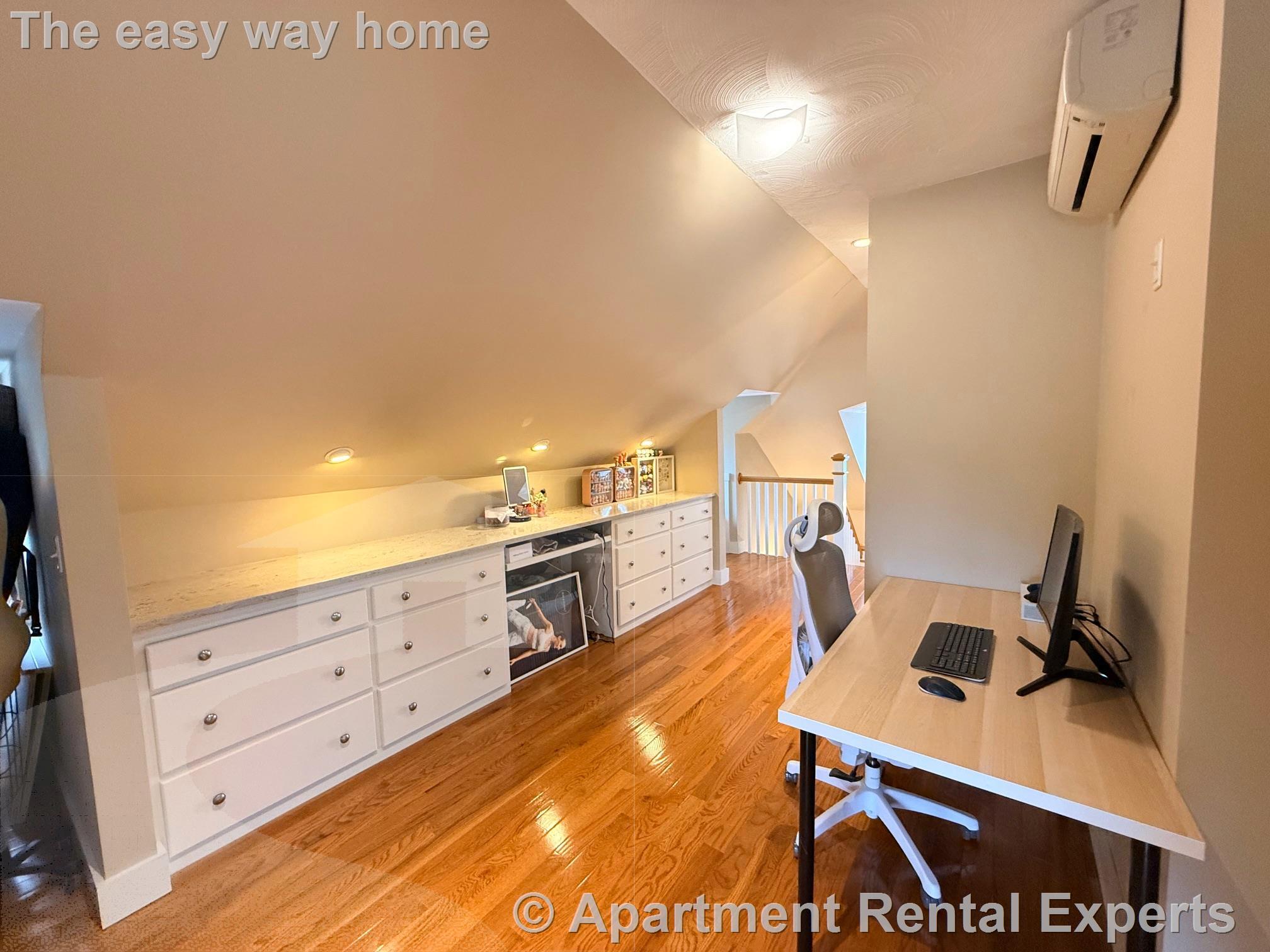 Building Photo - 119 Central St