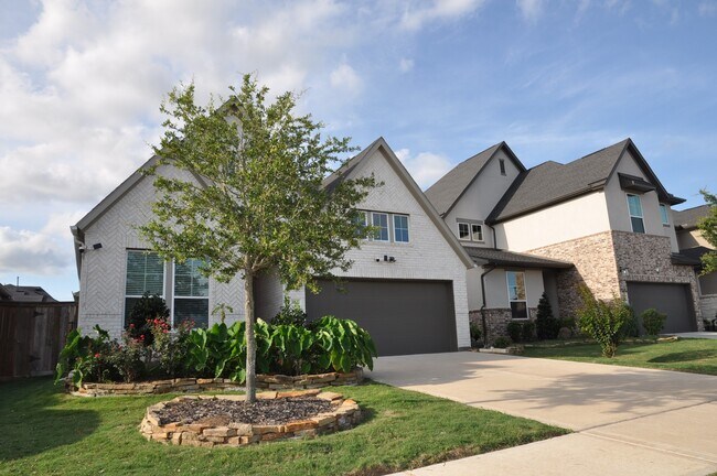 Building Photo - 31822 Grand Orch Ln