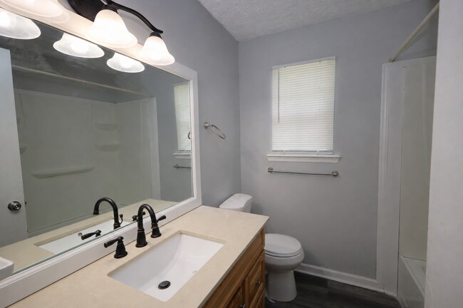 Building Photo - 1205 Bethune St