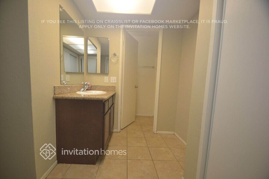 Building Photo - 3065 Hoya Pl