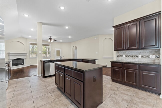 Building Photo - 38 Tallgrass Way