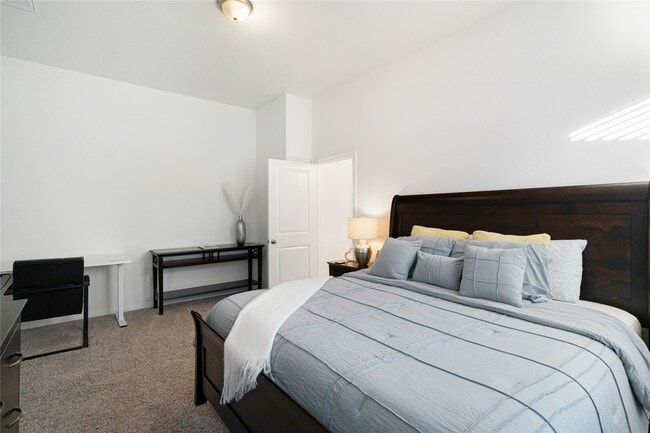 Building Photo - 632 Silver Pear Ct