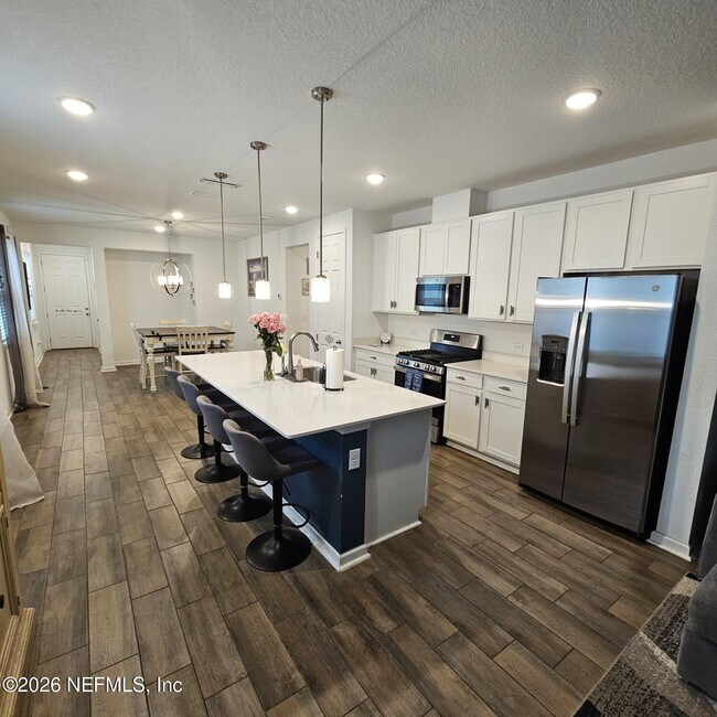 Building Photo - 883 Cedar Slough Dr